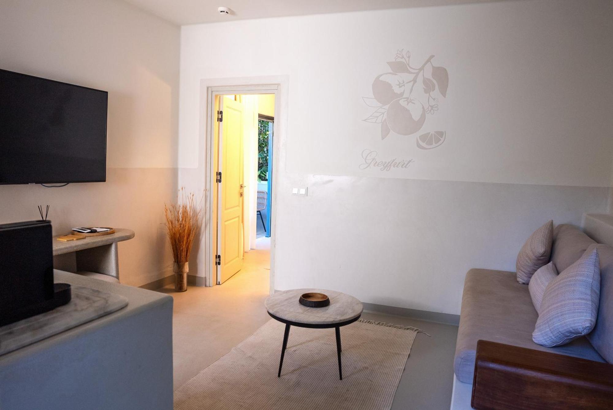 Pilos Suites Turunç Exteriör bild